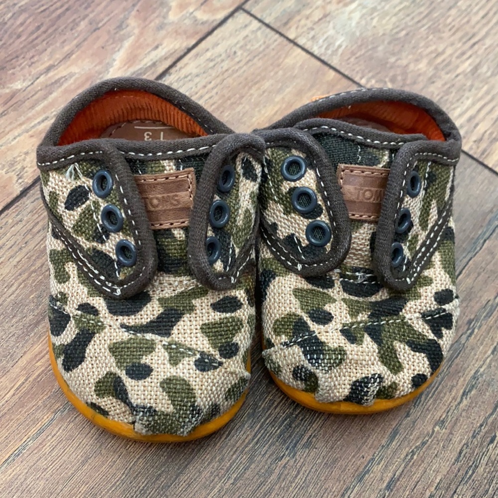 Infant Camo Orange TOMS